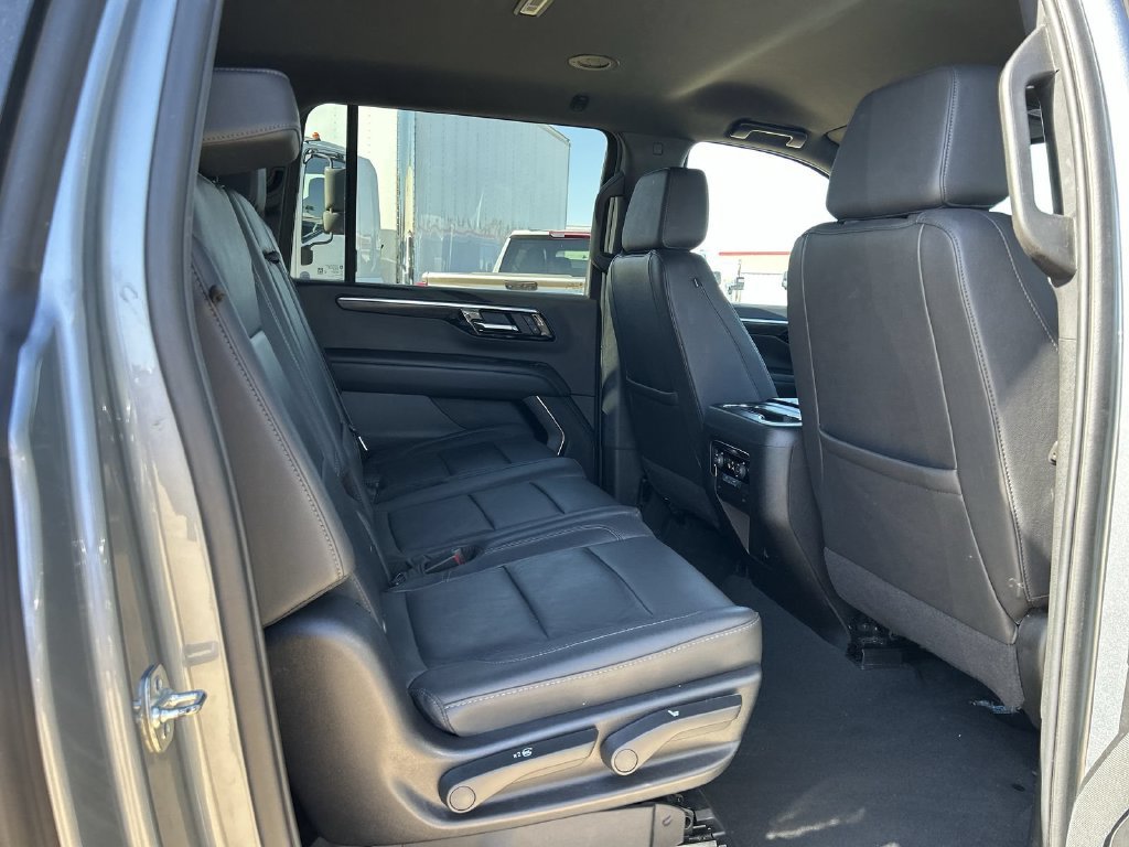 Certified 2025 Chevrolet Suburban LT AWD/4WD image 25