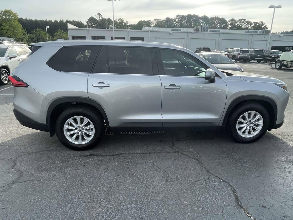 Used 2024 Toyota Grand Highlander XLE image 11