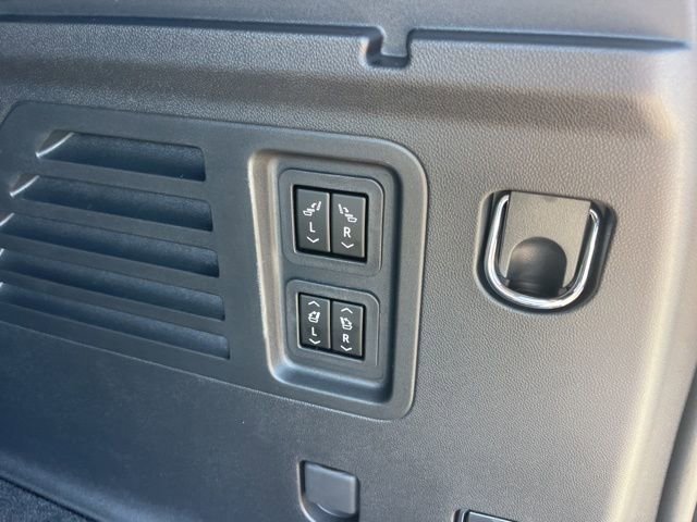 New 2026 Chevrolet Traverse RS w/ LPO, Floor Liner Package FWD image 8