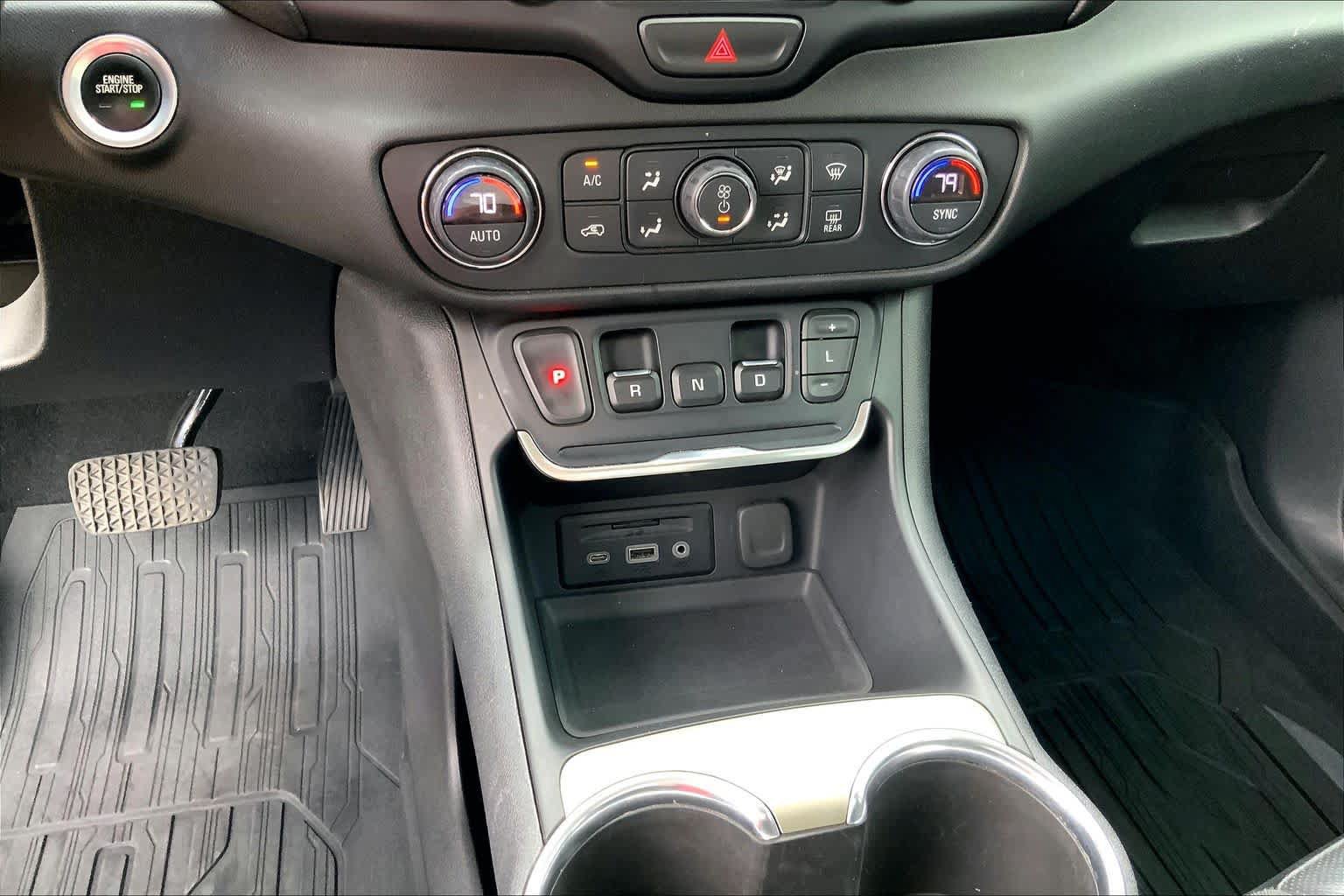 Used 2019 GMC Terrain Denali w/ Advanced Safety Package AWD/4WD image 32