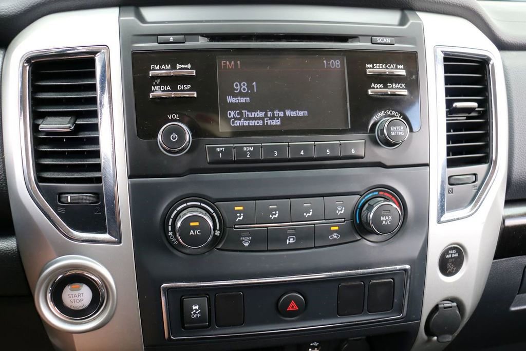 Used 2017 Nissan Titan SV RWD image 15
