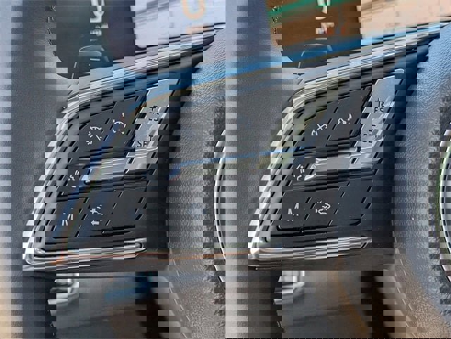 Certified 2025 Buick Envision Avenir image 23