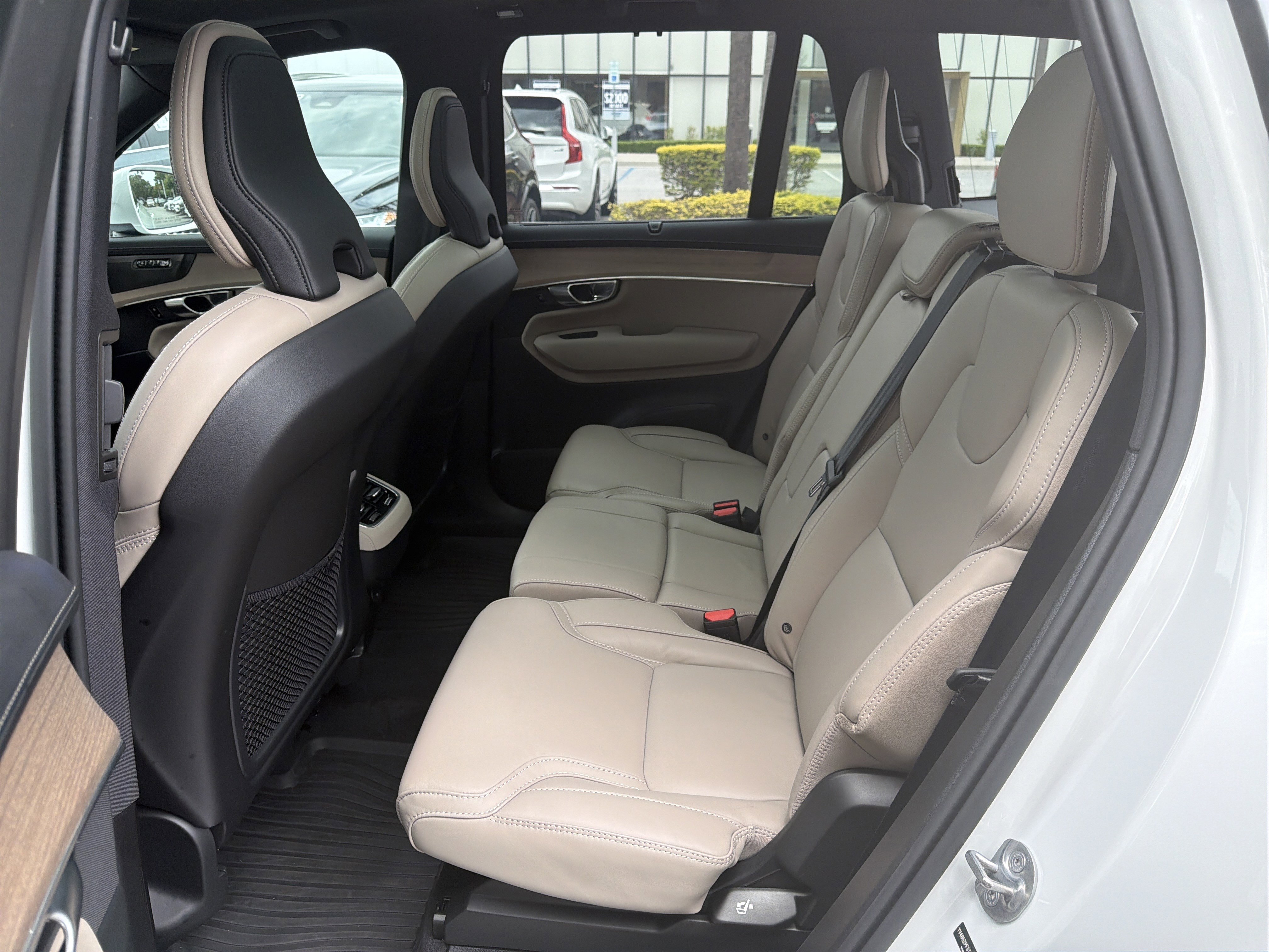 Used 2026 Volvo XC90 B6 Ultra w/ Protection Package AWD/4WD image 32