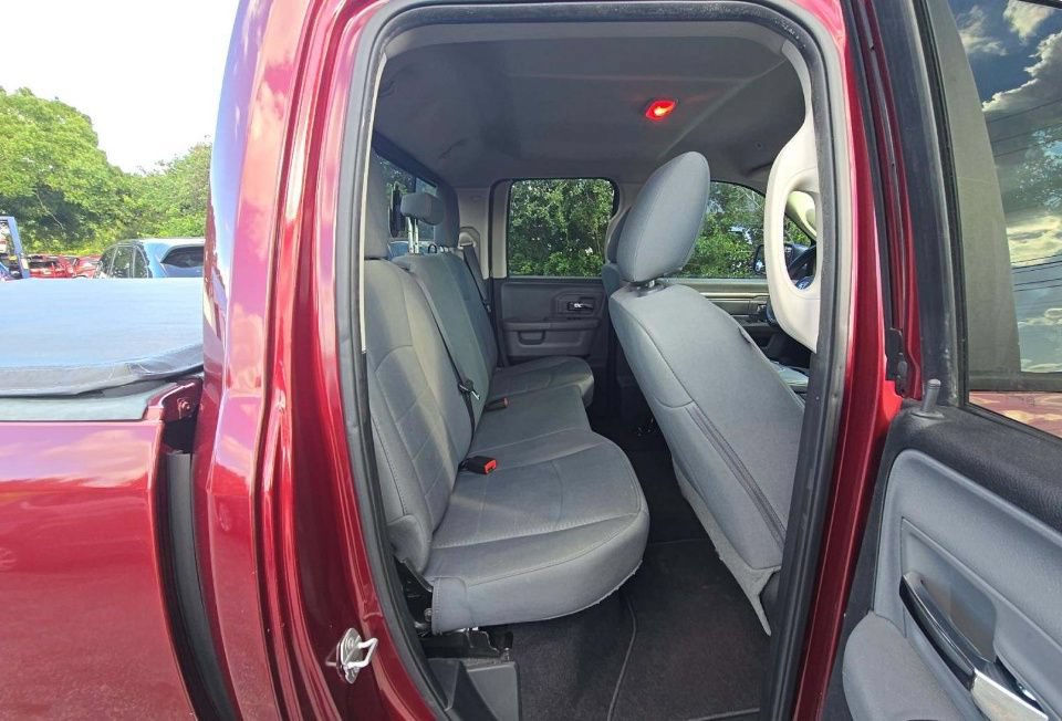 Used 2017 RAM 1500 Classic SLT AWD/4WD image 10