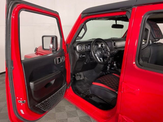 Used 2019 Jeep Wrangler Unlimited Sahara image 32