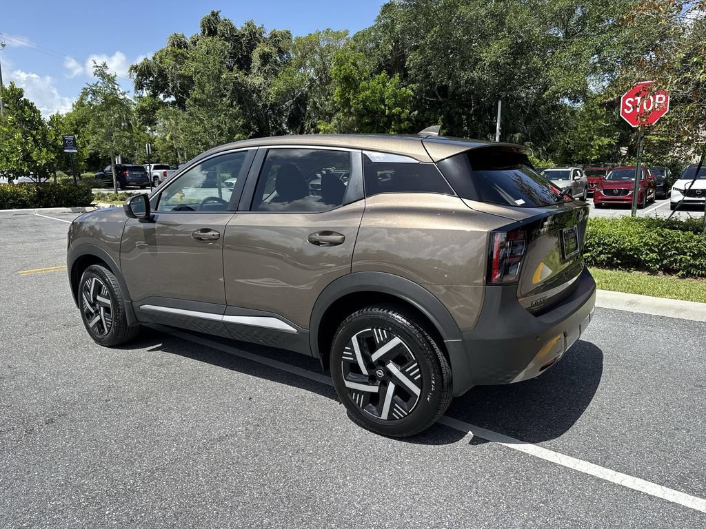 Used 2025 Nissan Kicks SV FWD image 12