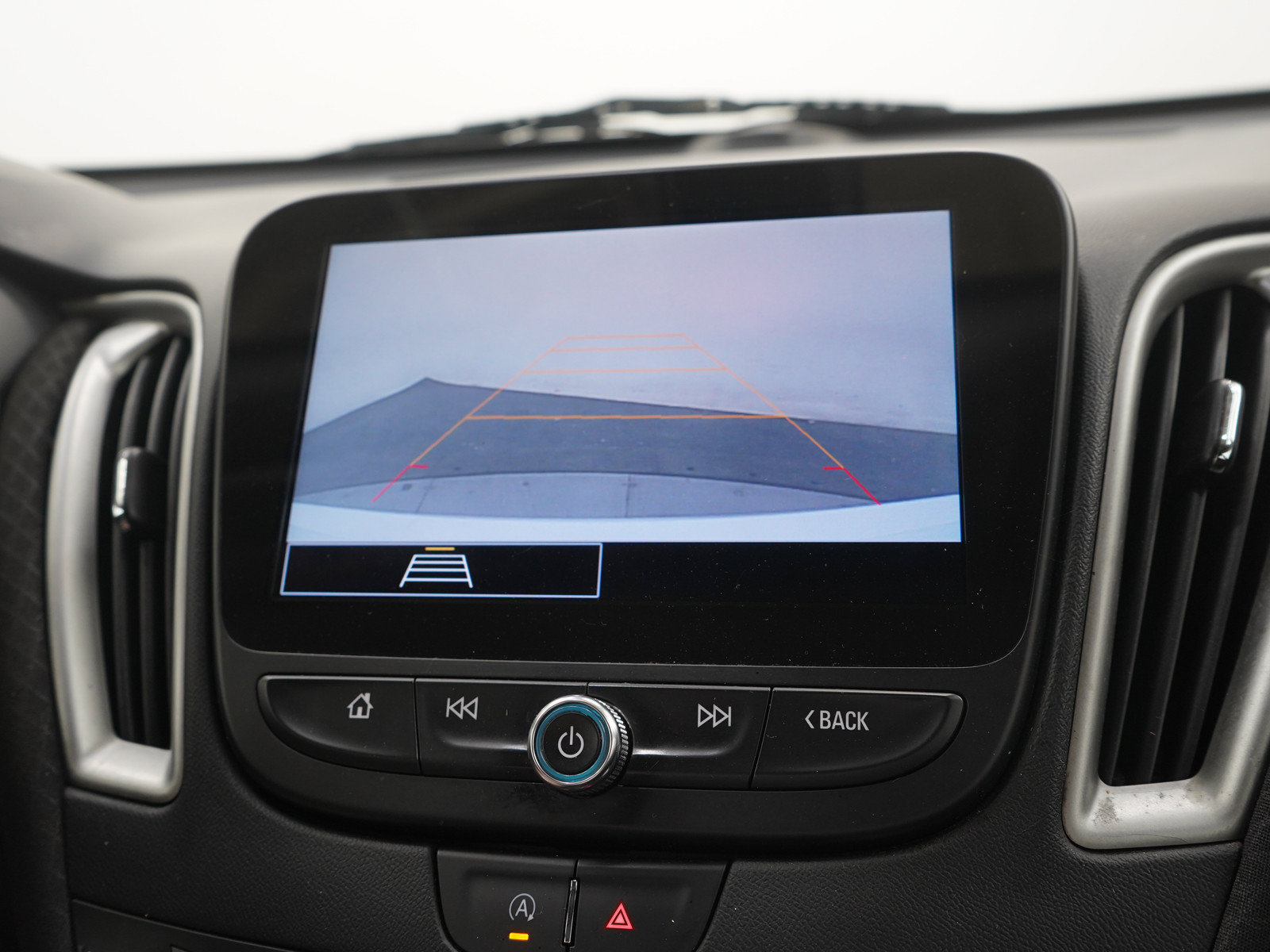 Used 2022 Chevrolet Malibu LT FWD image 26