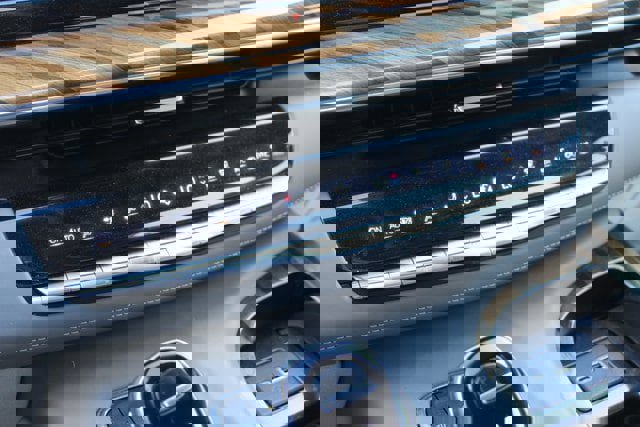 Used 2022 Cadillac Escalade ESV Premium Luxury Platinum image 29