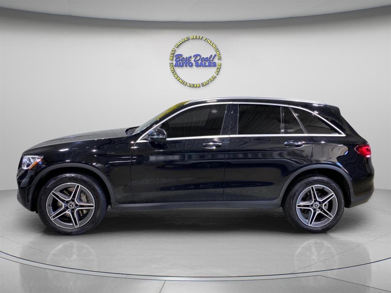 Used 2020 Mercedes-Benz GLC 300 4MATIC image 2