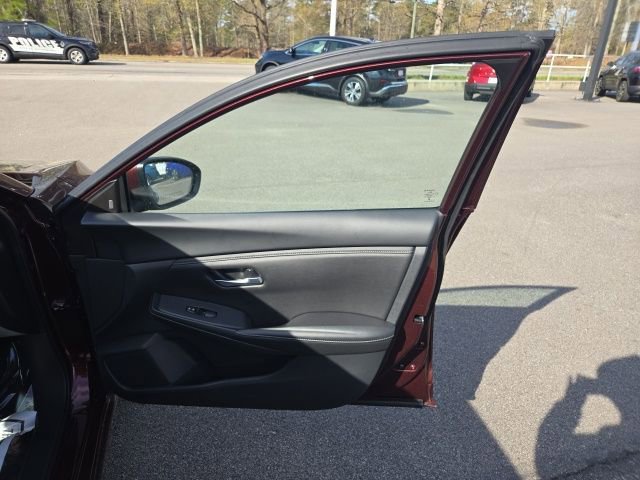 Used 2025 Nissan Sentra SV image 33