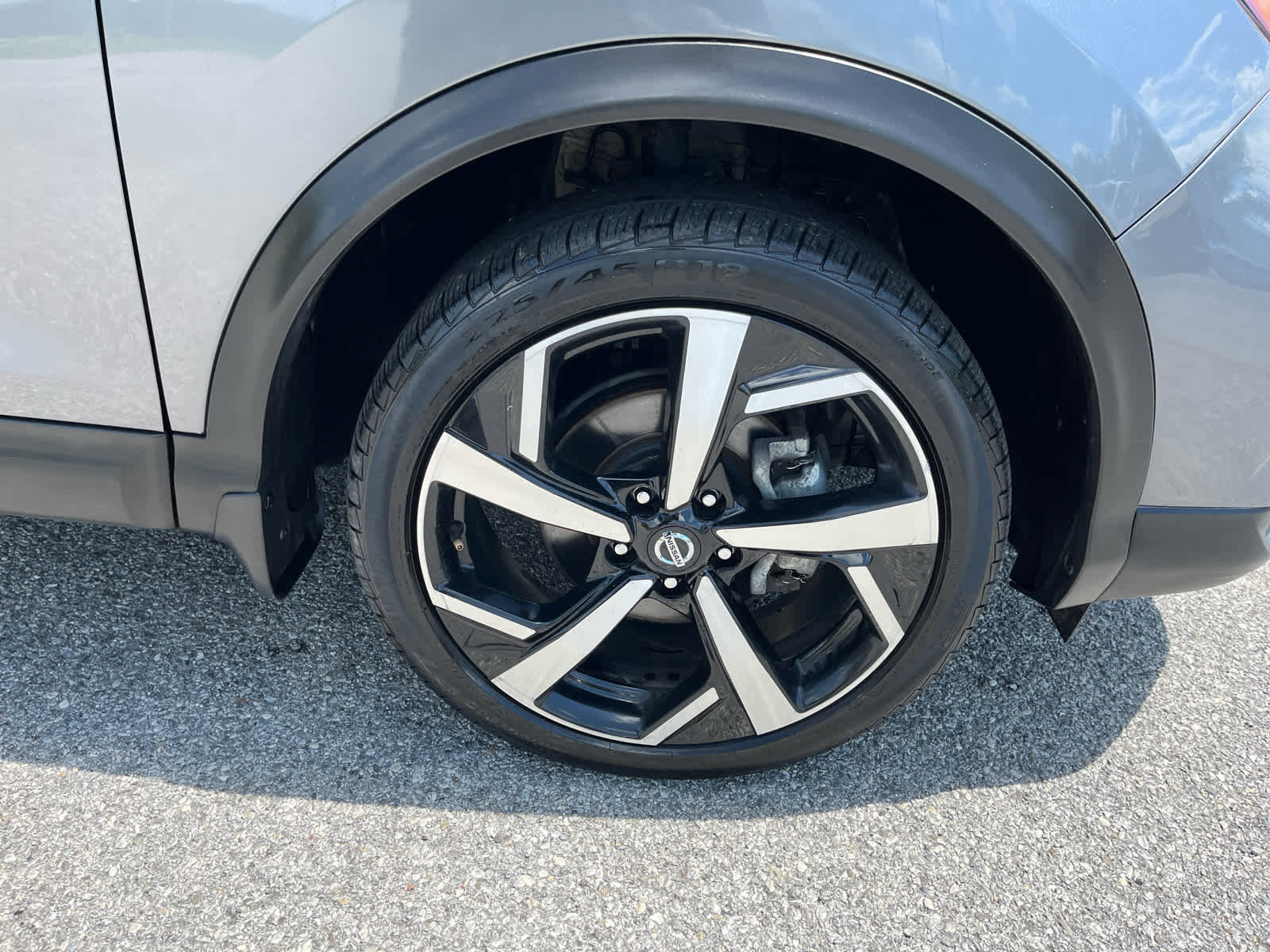 Used 2022 Nissan Rogue Sport SL AWD/4WD image 36