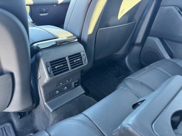 Used 2025 Land Rover Range Rover Velar Dynamic SE image 27