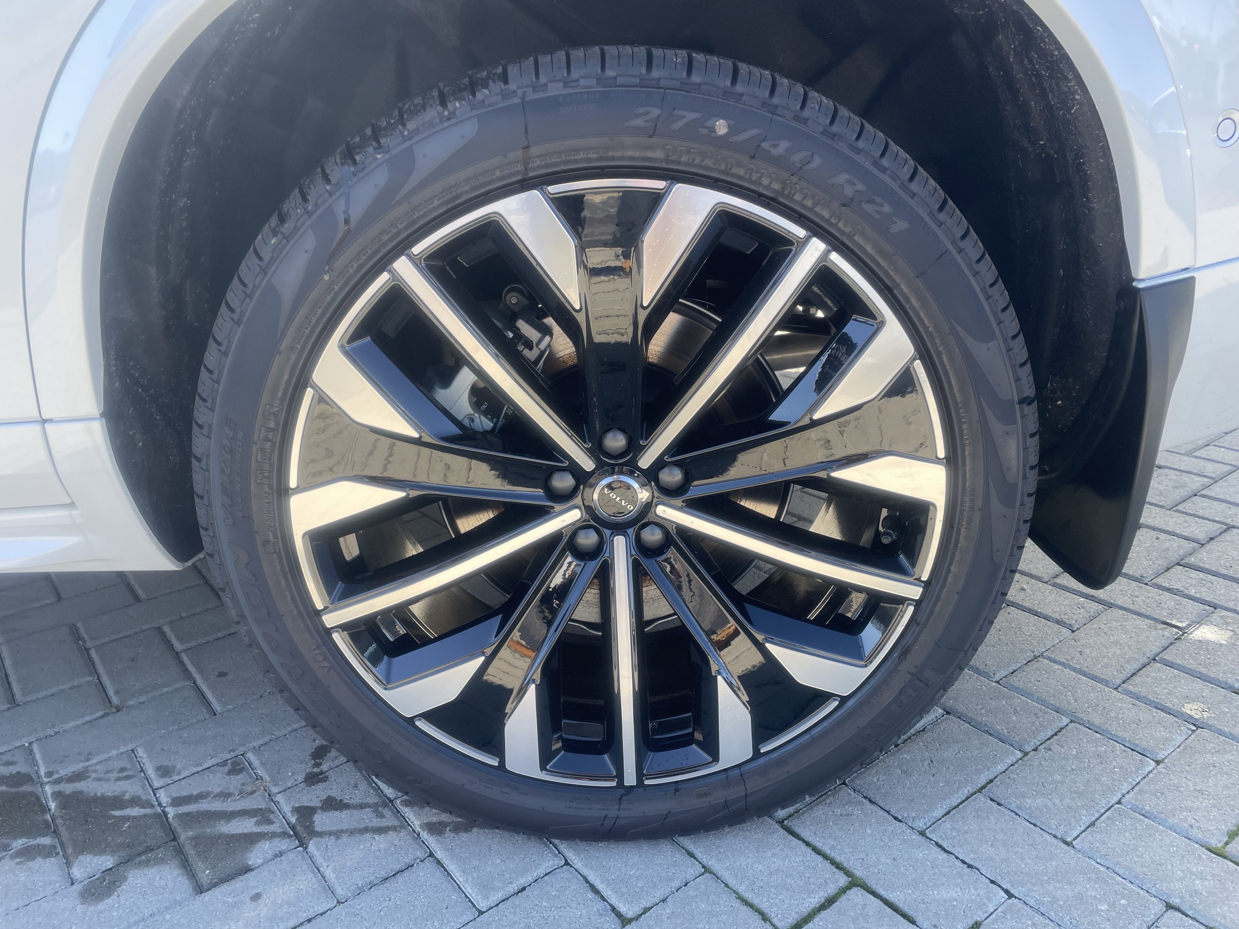 New 2026 Volvo XC90 B6 Ultra w/ Lounge Package image 8
