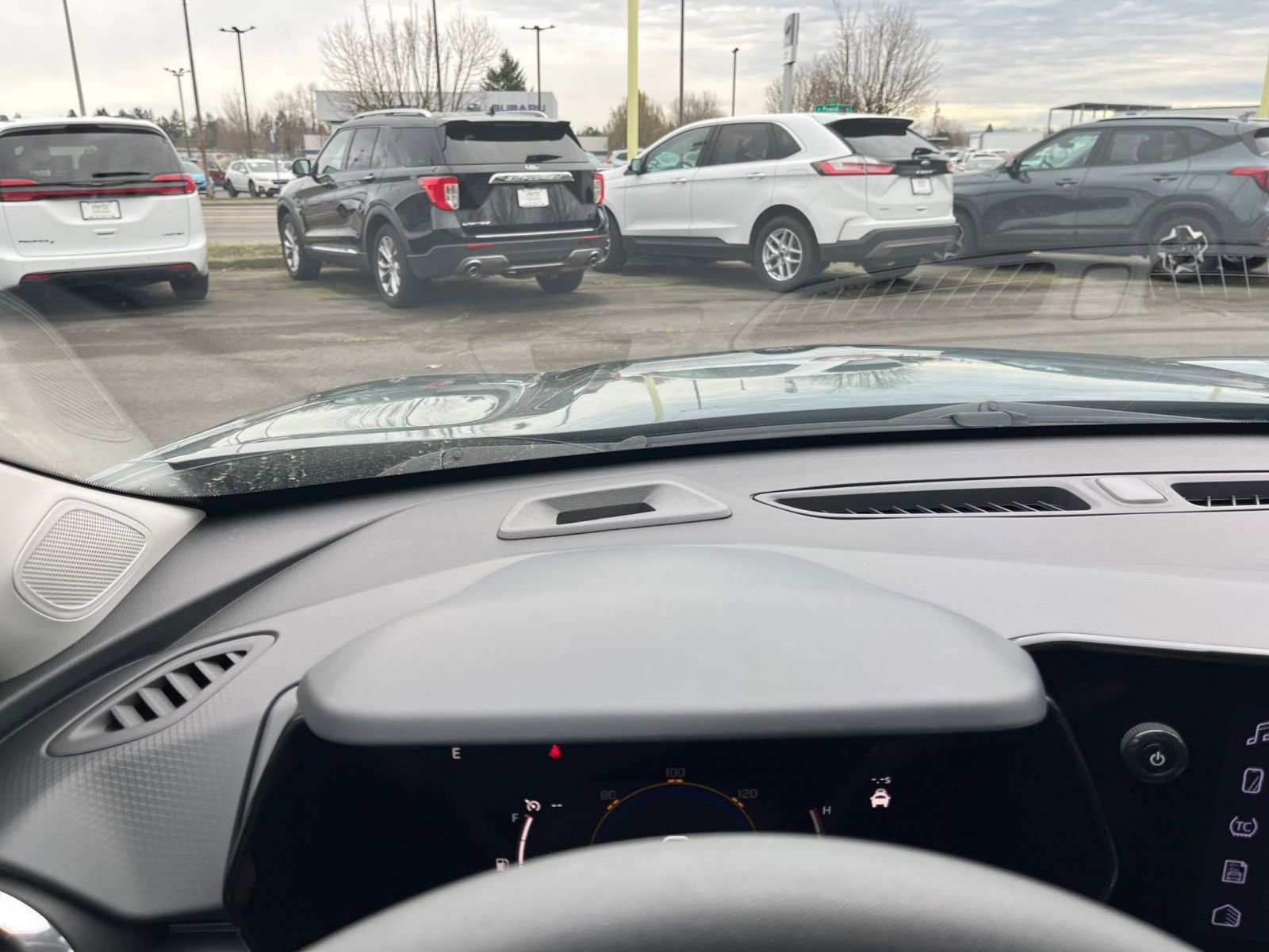 Used 2025 Chevrolet Trax LT FWD image 33