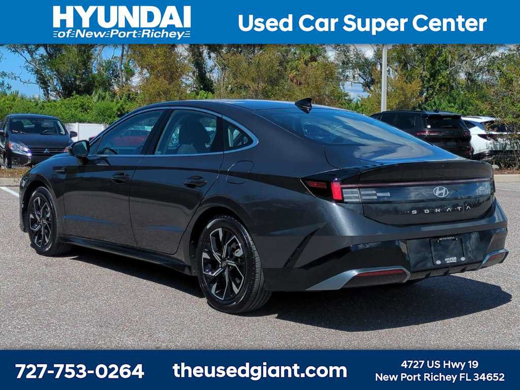 Used 2024 Hyundai Sonata SEL FWD image 3