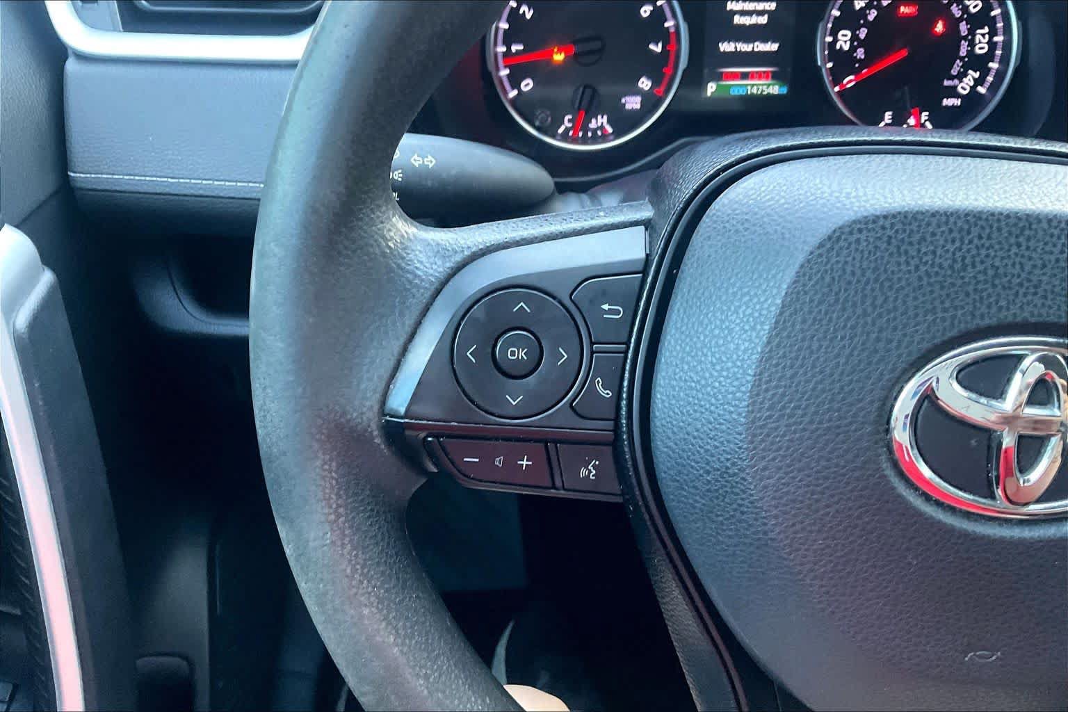 Used 2019 Toyota RAV4 LE FWD image 21