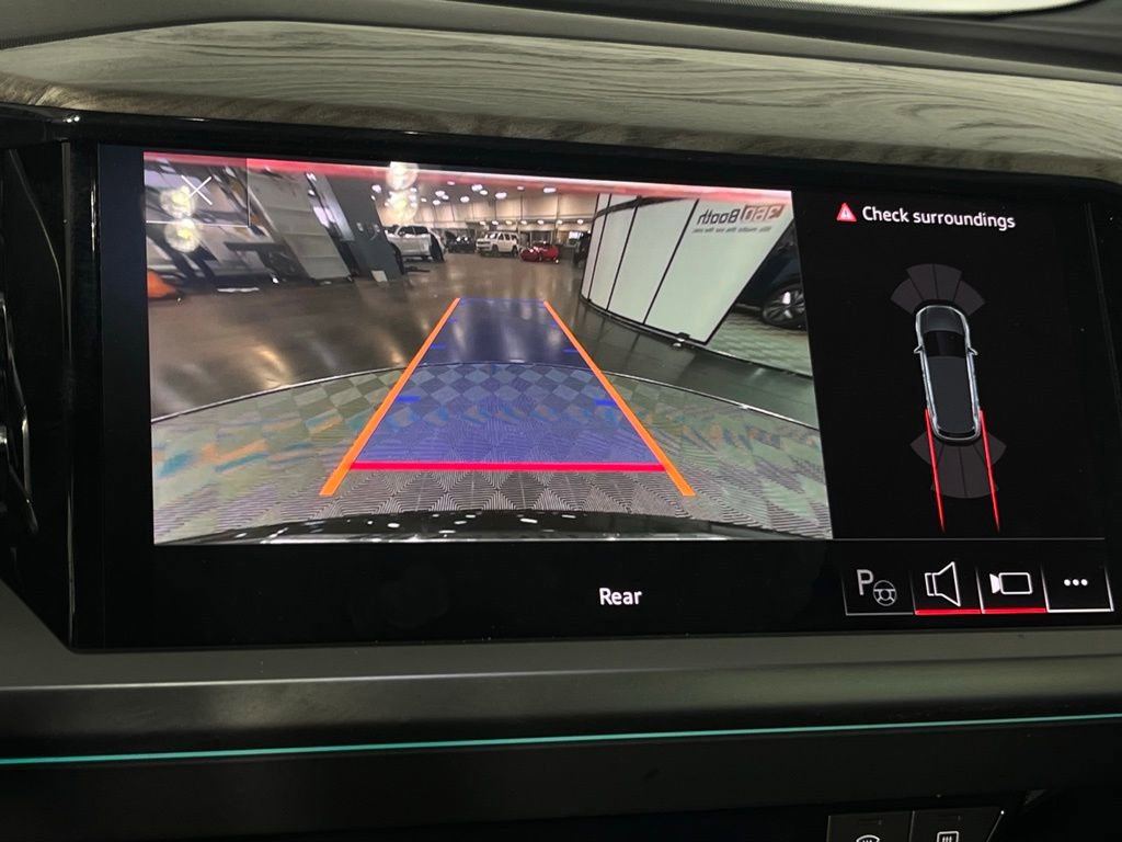 Used 2023 Audi Q4 e-tron Prestige image 32