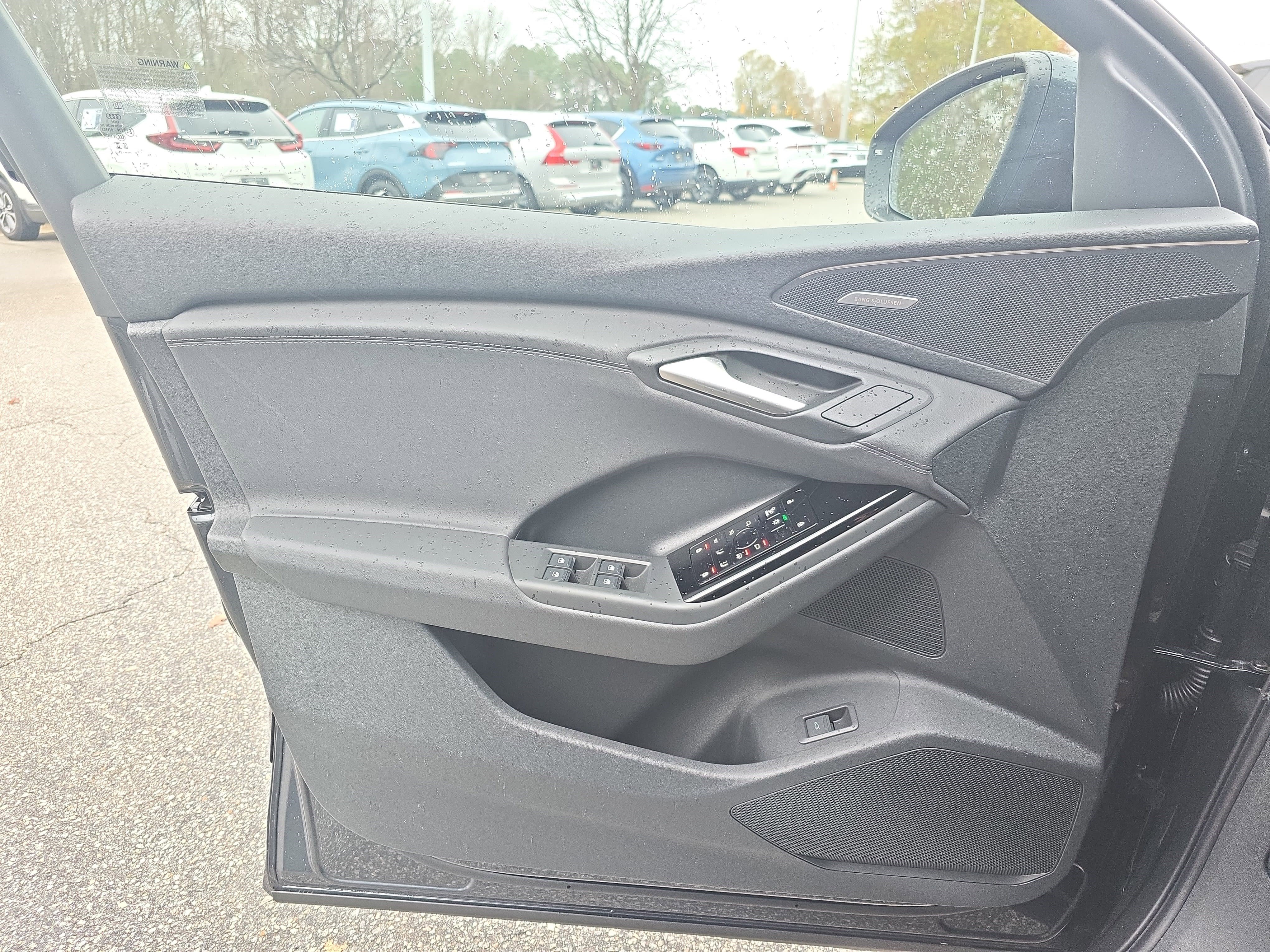 New 2025 Audi Q6 e-tron Premium Plus image 25