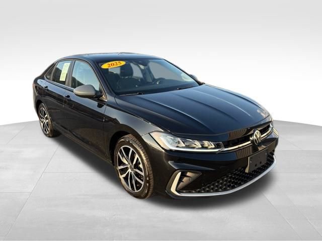 Used 2025 Volkswagen Jetta SE image 8