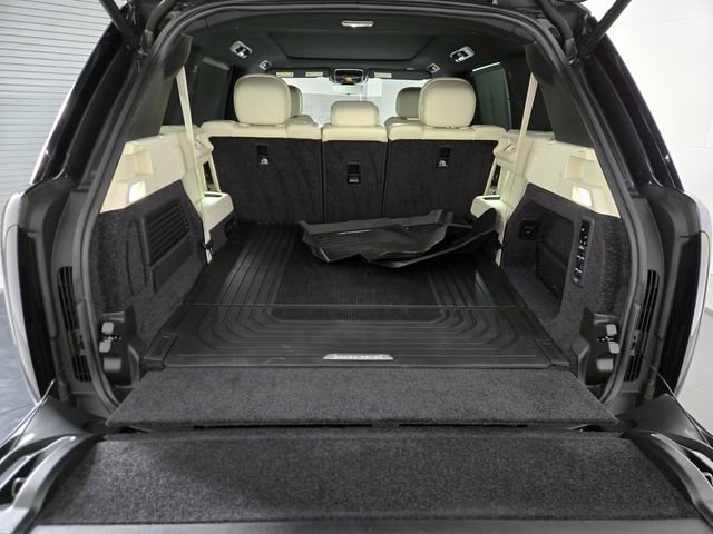 Used 2025 Land Rover Range Rover Long Wheelbase SE image 20