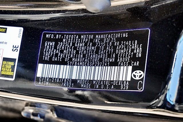 Used 2025 Toyota Corolla LE image 31