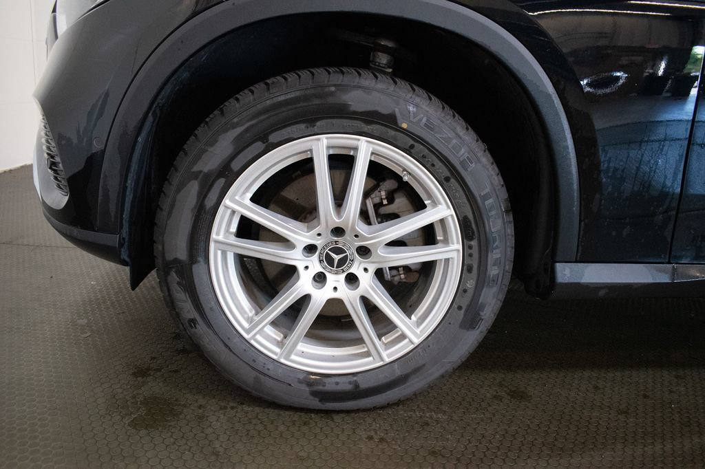 Used 2023 Mercedes-Benz GLC 300 4MATIC image 9