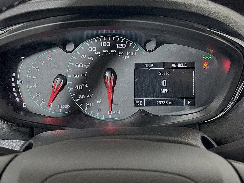 Used 2022 Chevrolet Trax LT w/ Midnight Edition image 13