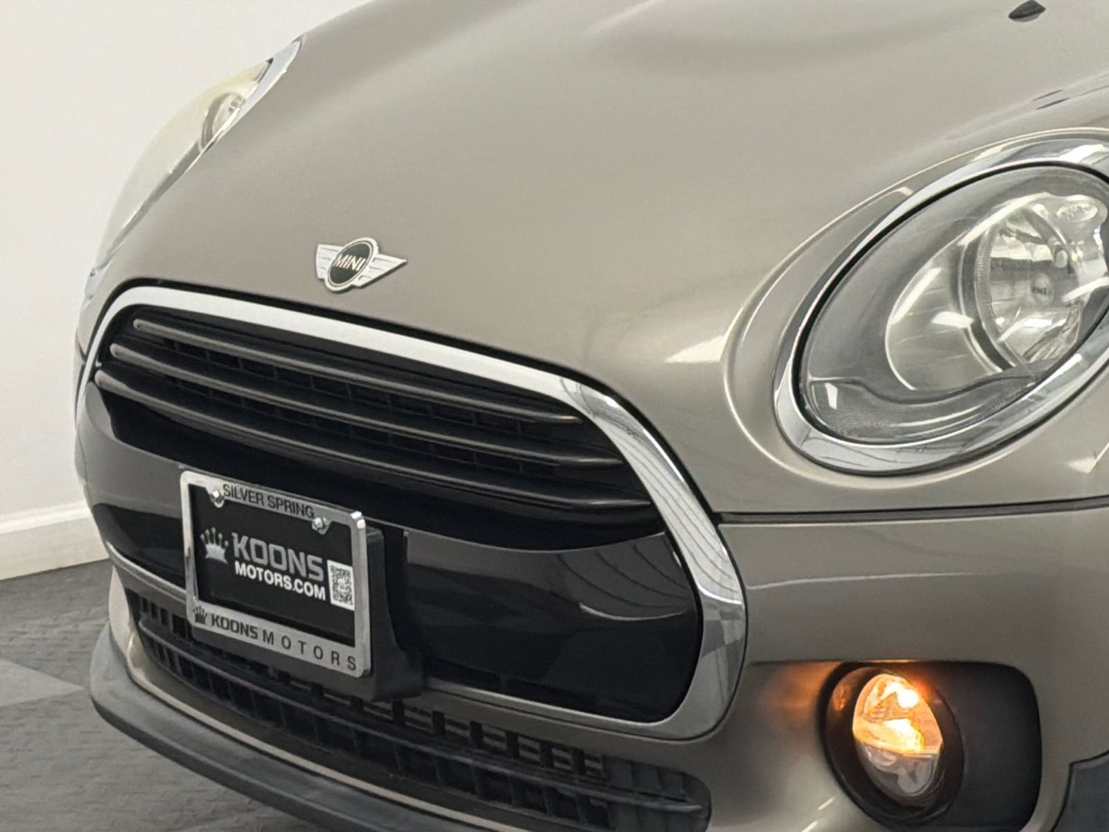 Used 2016 MINI Cooper Clubman FWD image 2