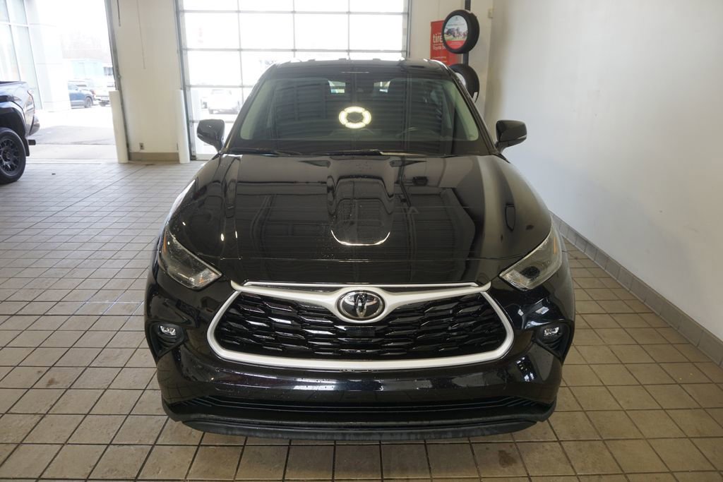 Used 2023 Toyota Highlander LE image 12