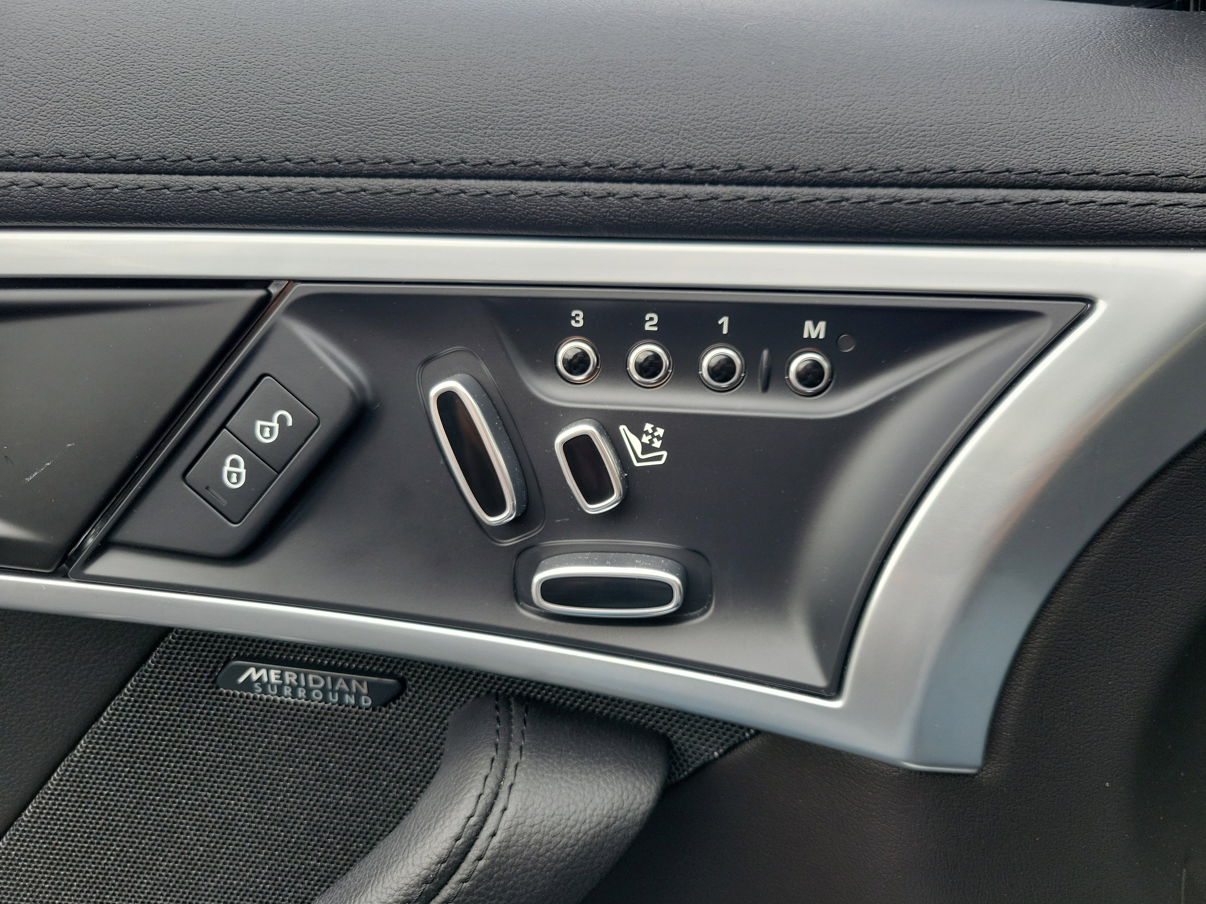 Used 2020 Jaguar F-TYPE Coupe image 16