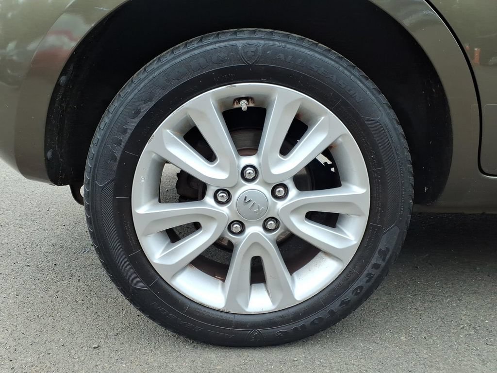 Used 2012 Kia Soul + FWD image 21