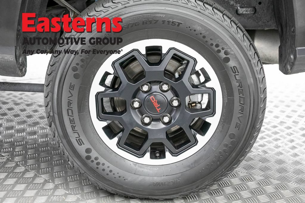 Used 2025 Toyota Tacoma TRD Off-Road AWD/4WD image 31