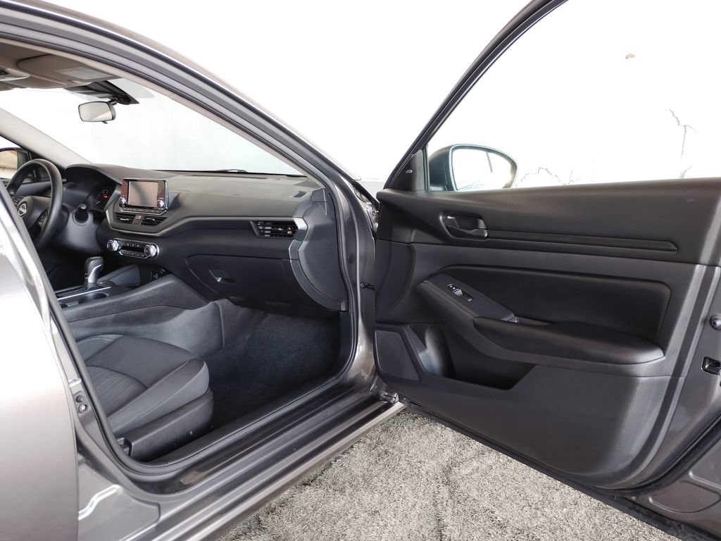 Used 2024 Nissan Altima 2.5 S FWD image 10