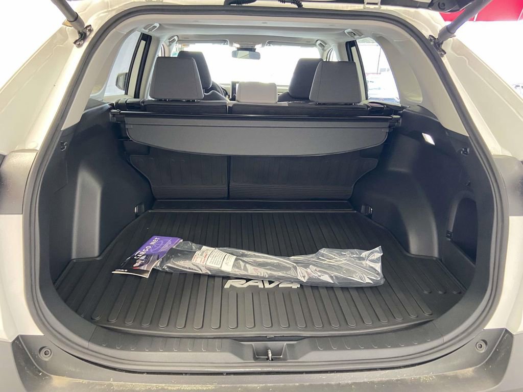 Used 2025 Toyota RAV4 XLE w/ Convenience Package AWD/4WD image 13