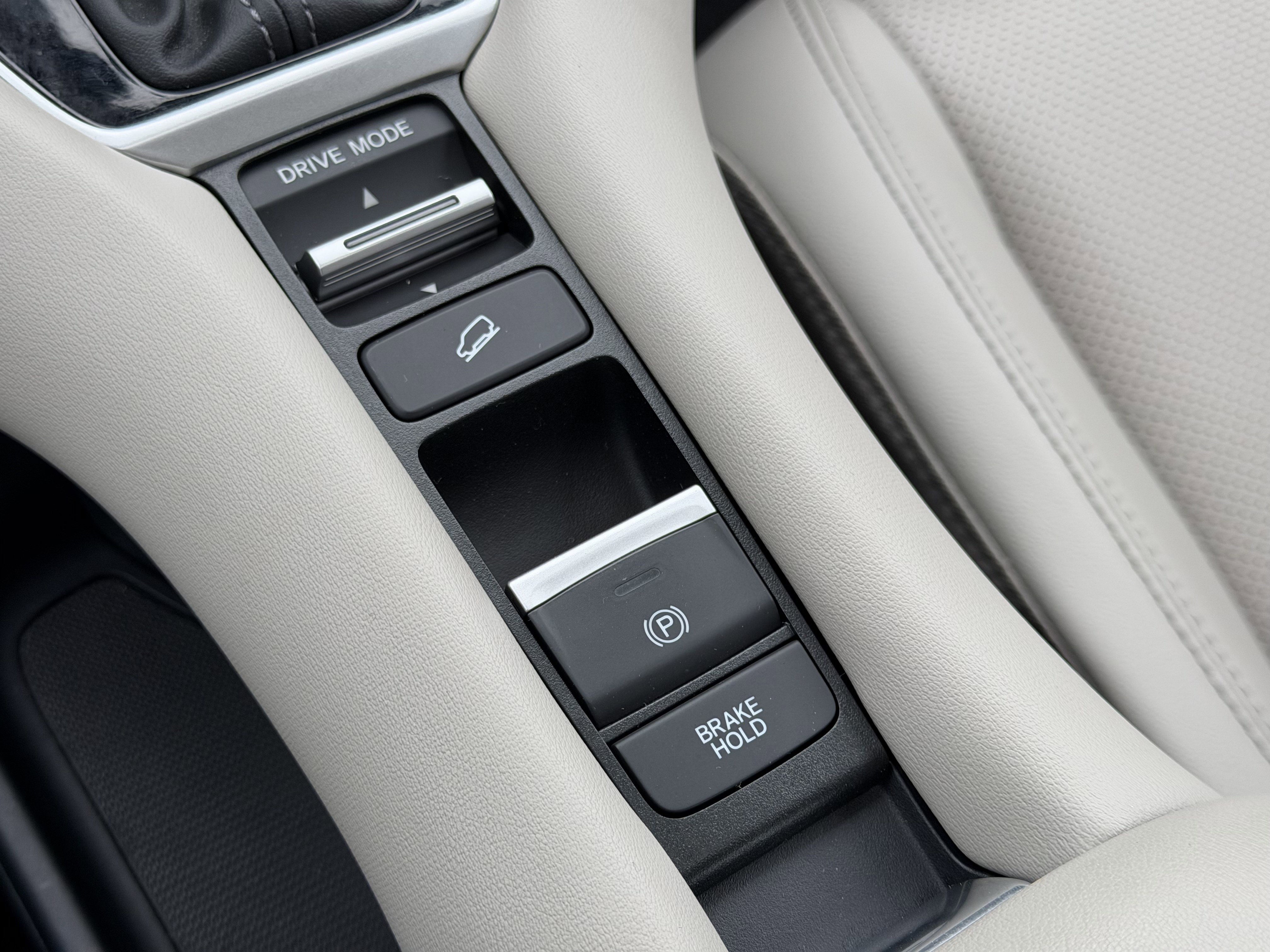 Used 2023 Honda HR-V EX-L image 25