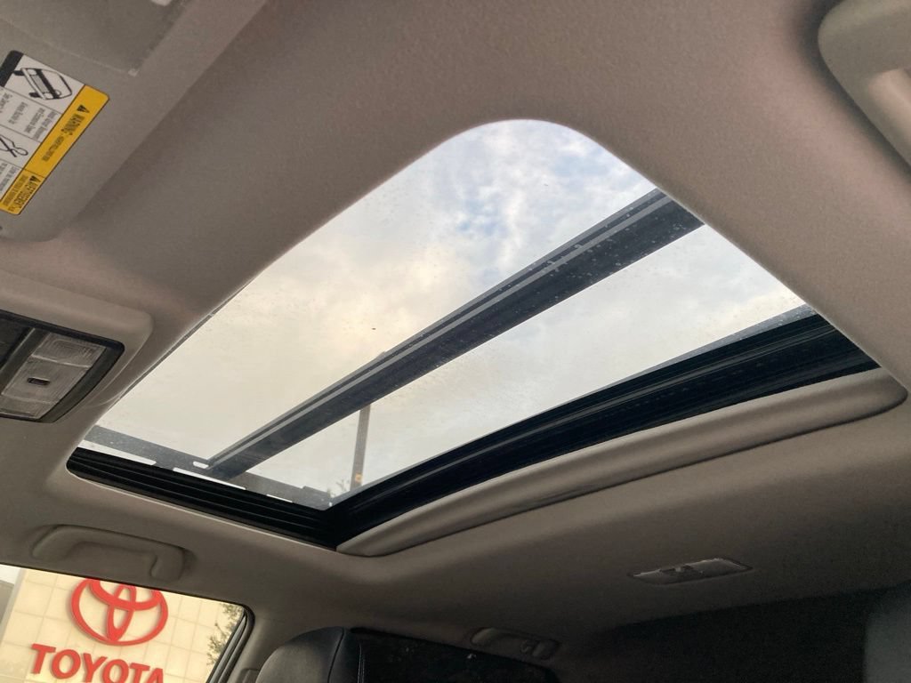 Used 2022 Toyota 4Runner SR5 Premium w/ Moonroof Package RWD image 15