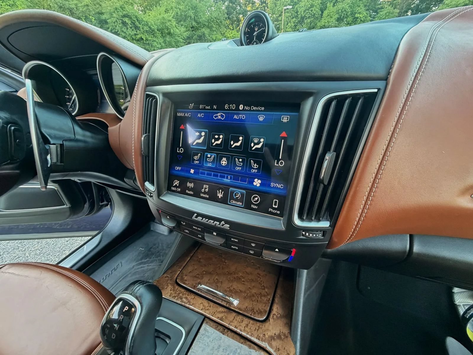 Used 2018 Maserati Levante GranLusso AWD/4WD image 70