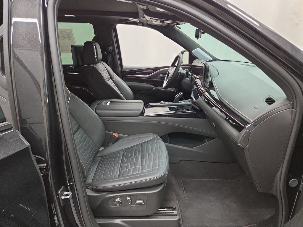 Used 2024 Cadillac Escalade V w/ LPO, ONYX Package AWD/4WD image 13