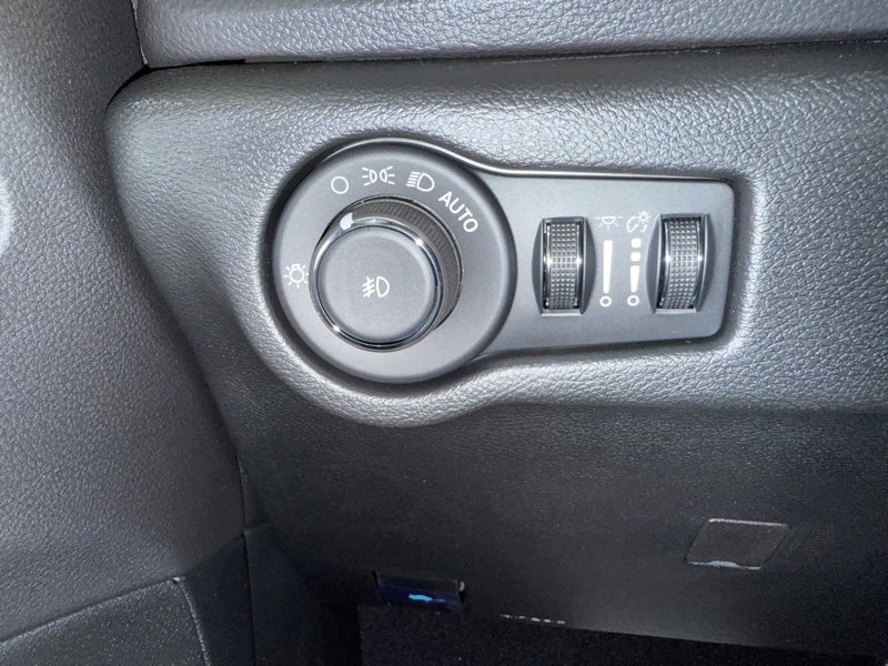 New 2026 Chrysler Pacifica Limited image 29