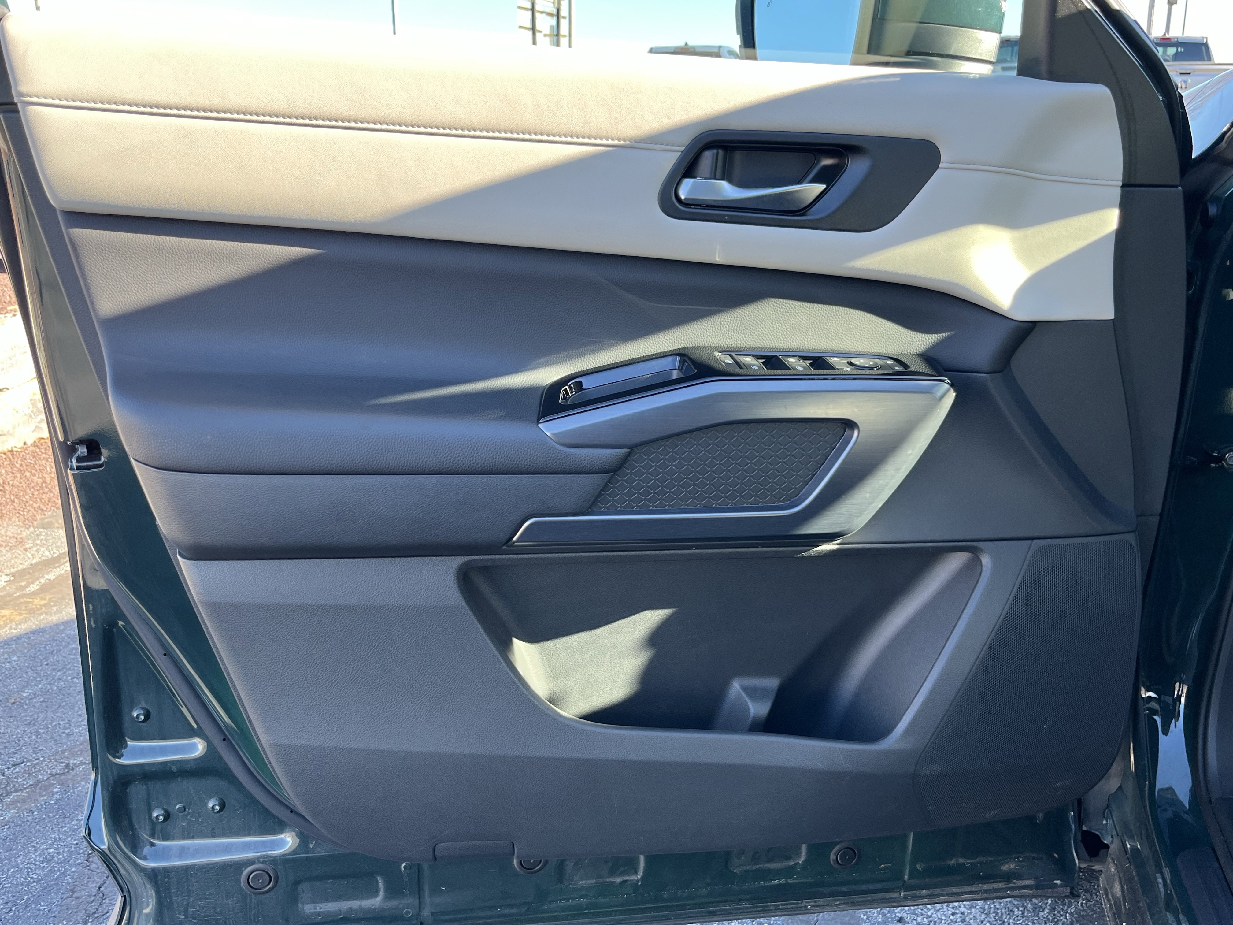 Used 2023 Nissan Pathfinder SL image 18