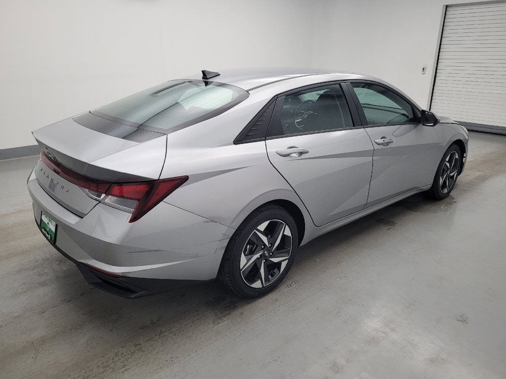 Used 2023 Hyundai Elantra SEL w/ Convenience Package FWD image 10