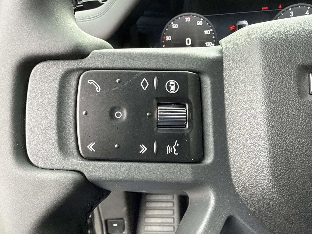 New 2026 Land Rover Defender 110 S AWD/4WD image 33