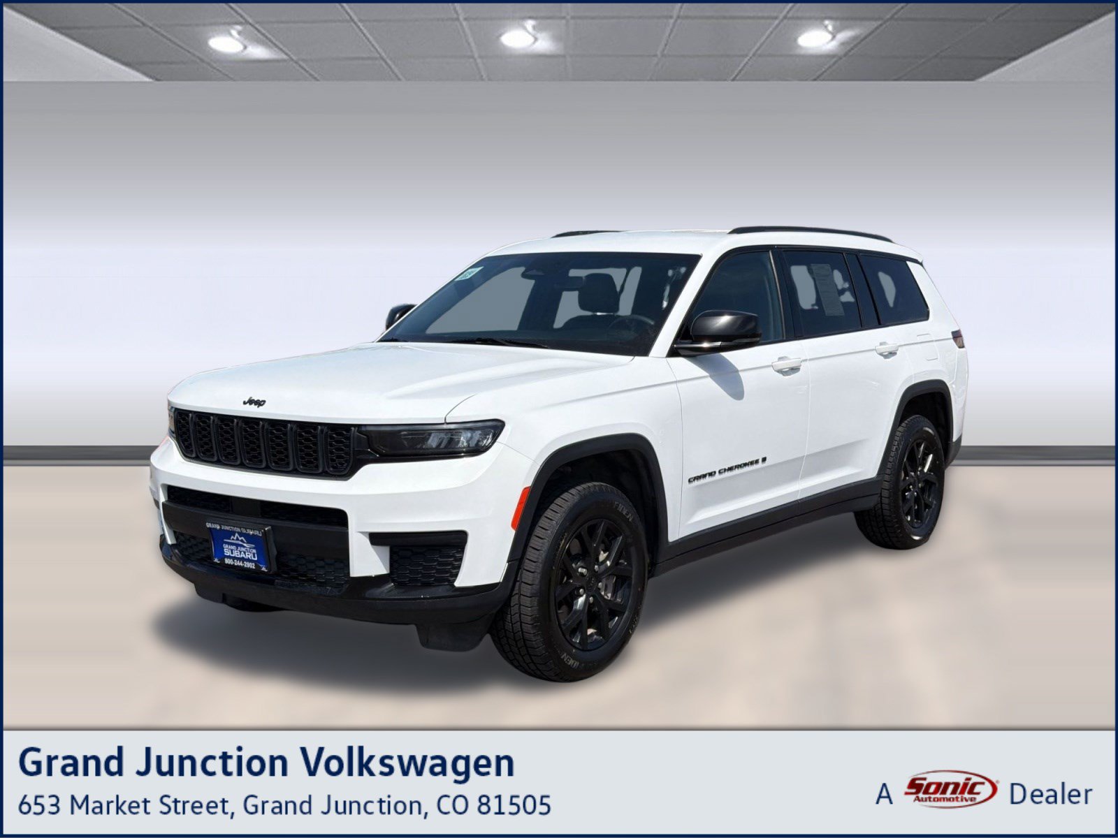 Used 2024 Jeep Grand Cherokee L Laredo AWD/4WD image 1