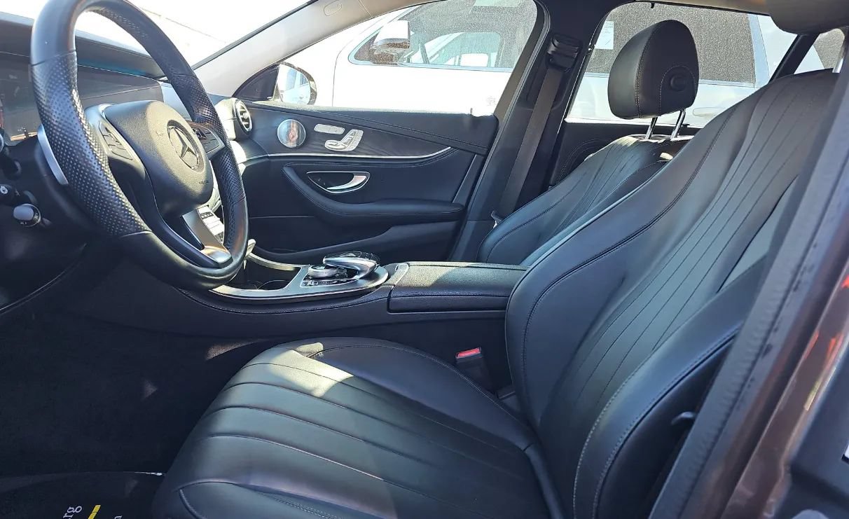 Used 2018 Mercedes-Benz E 400 4MATIC Wagon w/ Premium 3 Package image 5