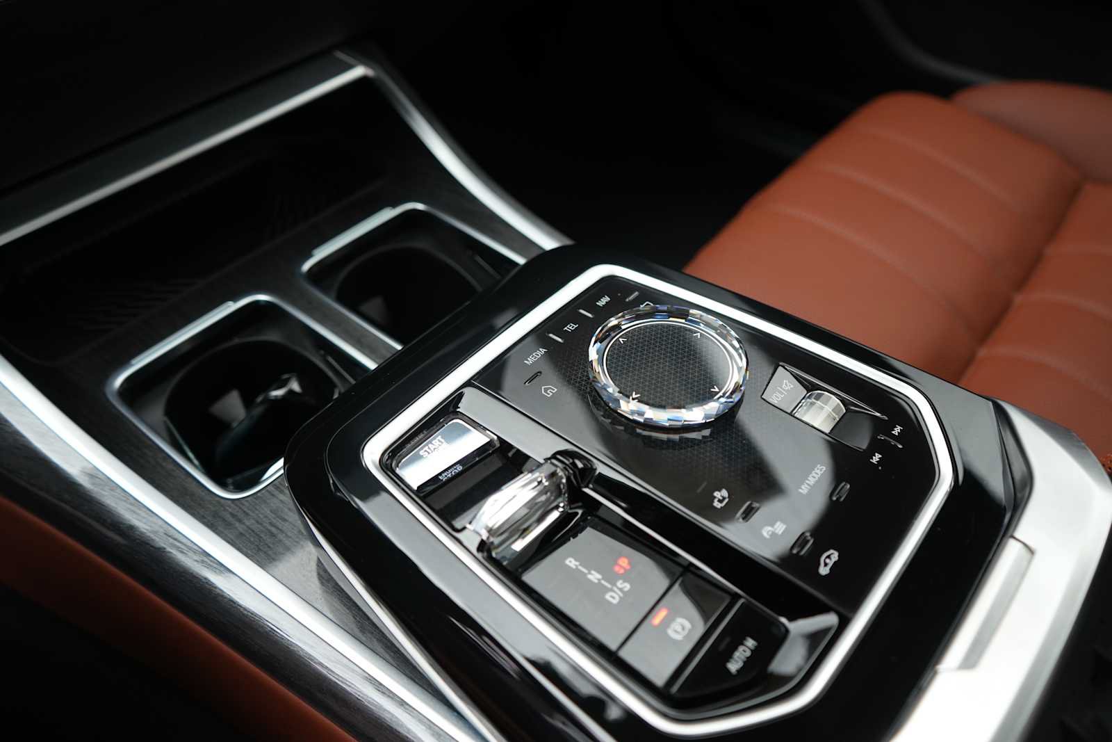 Used 2024 BMW 760i xDrive w/ Executive Package AWD/4WD image 25