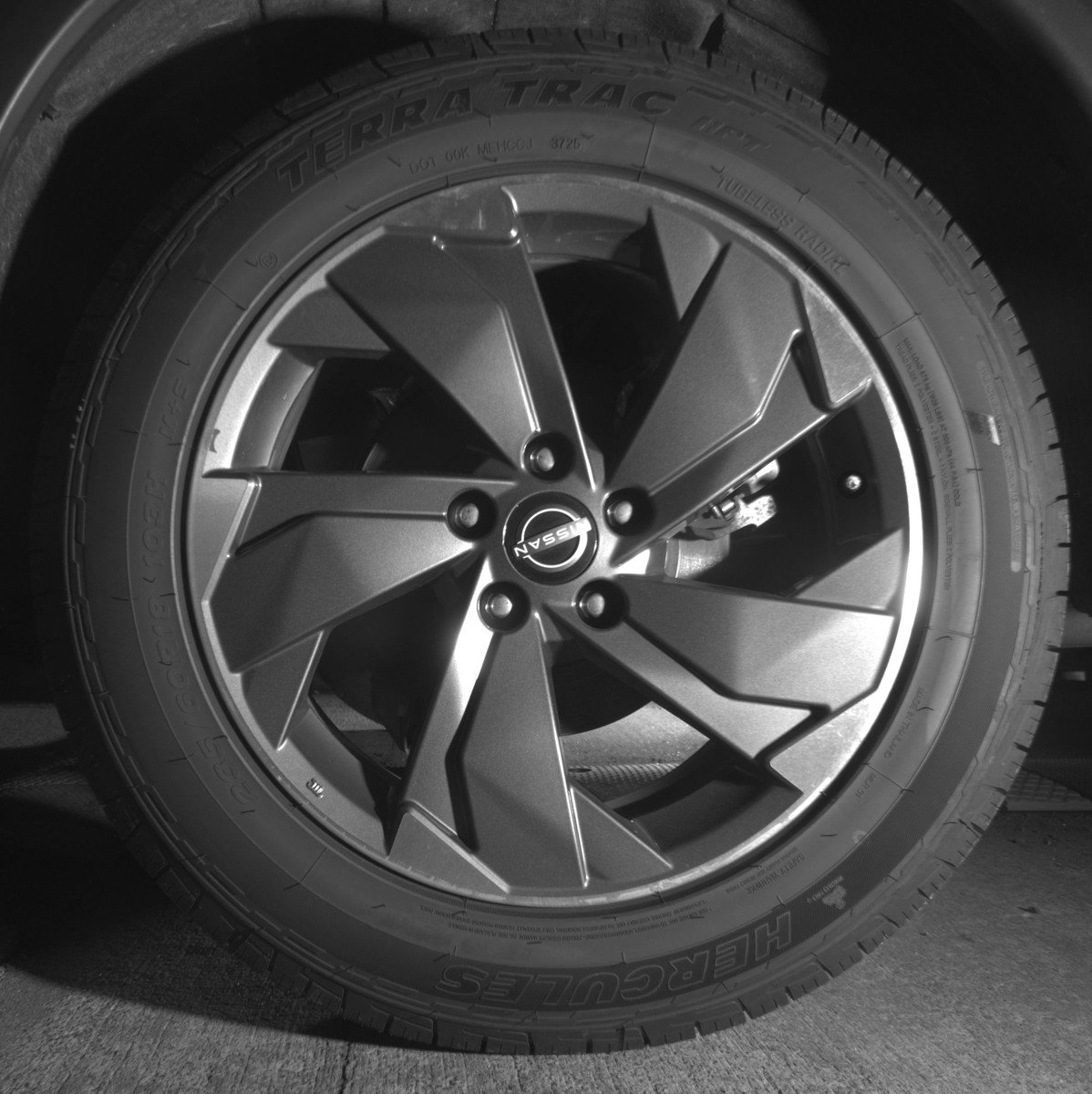 Used 2025 Nissan Rogue SV FWD image 14