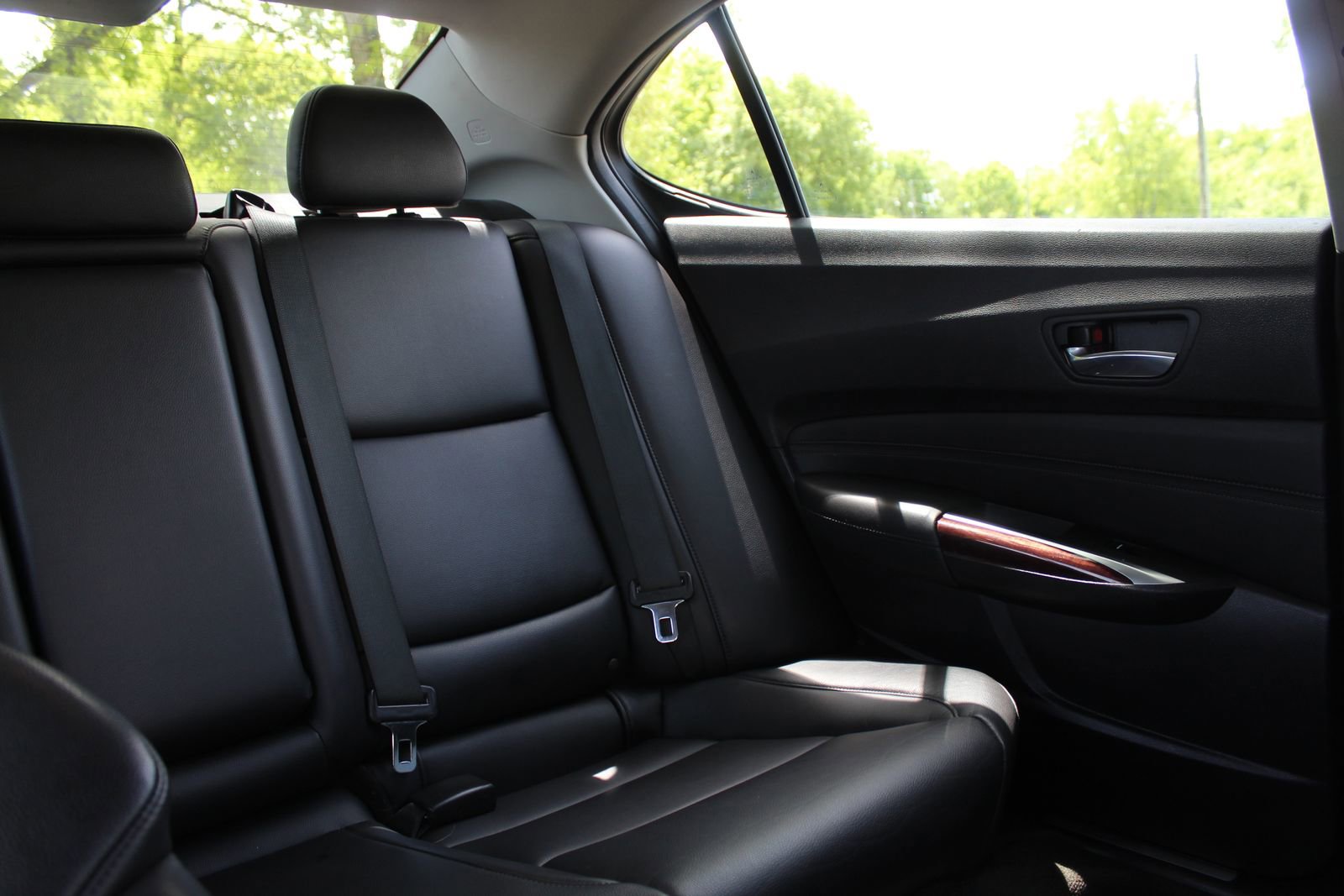 Used 2017 Acura TLX FWD image 14