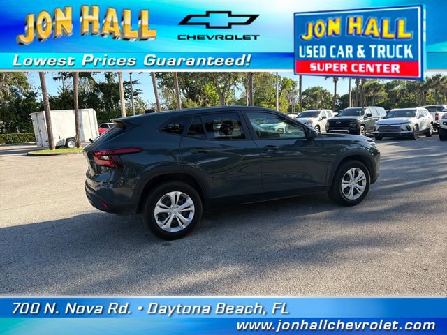 Used 2025 Chevrolet Trax LS w/ Driver Confidence Package image 13