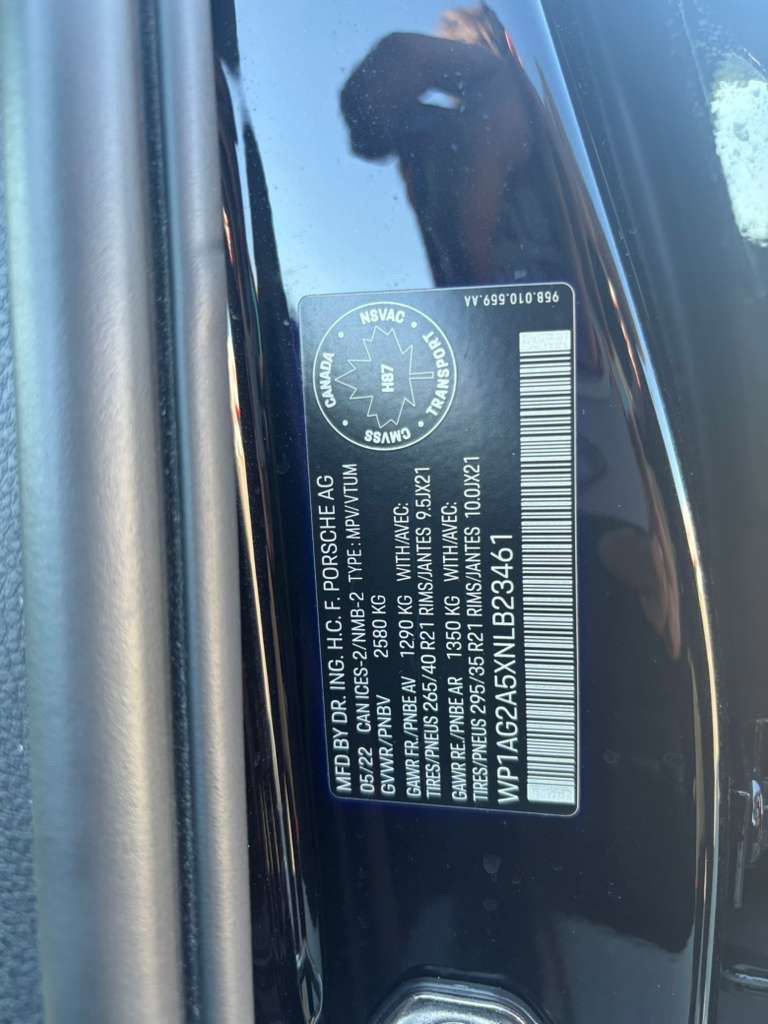 Used 2022 Porsche Macan S w/ Sport Chrono Package AWD/4WD image 26