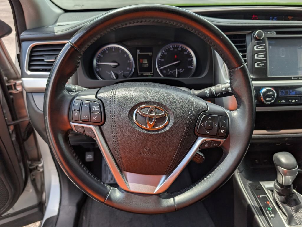 Used 2018 Toyota Highlander XLE image 20